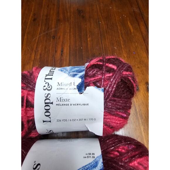 Loops and threads mixed up 2 skeins - Picture 3 of 5
